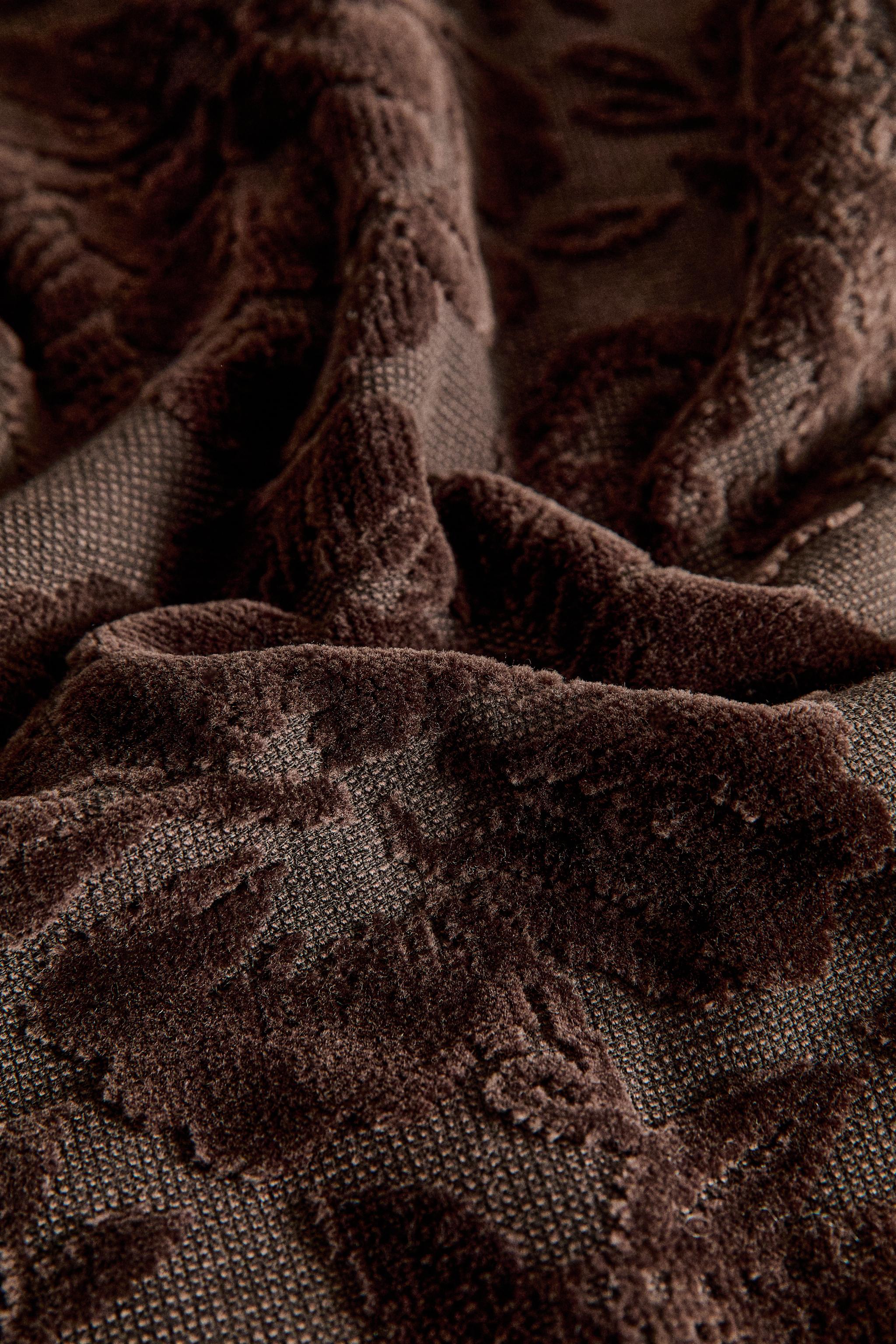 SERVIETTE DE BAIN JACQUARD VELOURS